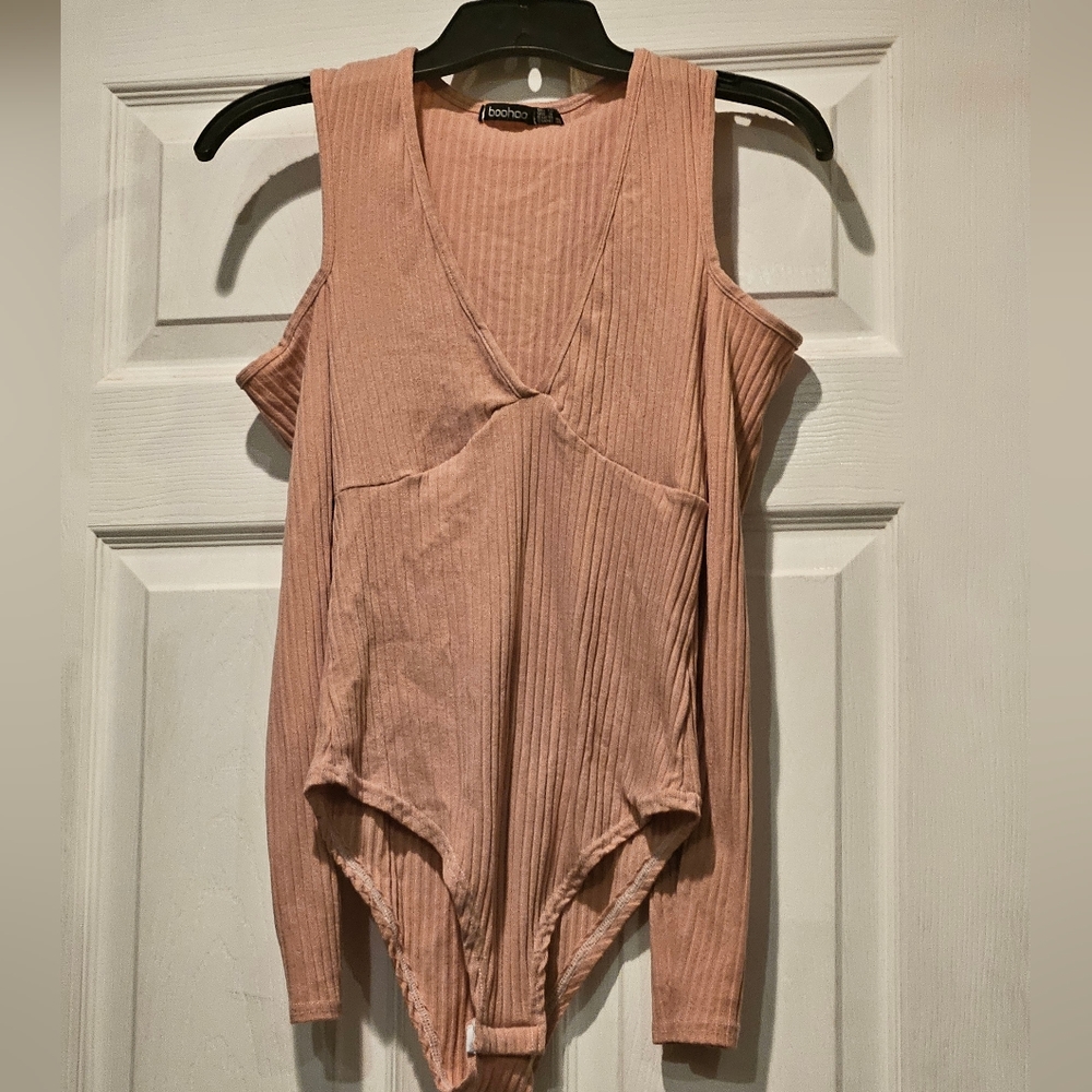 BOOHOO COLD SHOULDER BODYSUIT